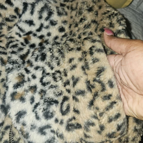Chic Leopard Print Faux Fur Coat - Picture 11 of 12